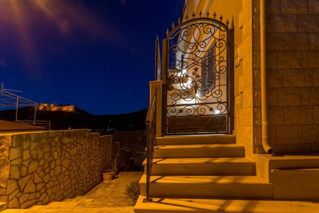 Villa Capitis In The Center Hvar Town Bagian luar foto