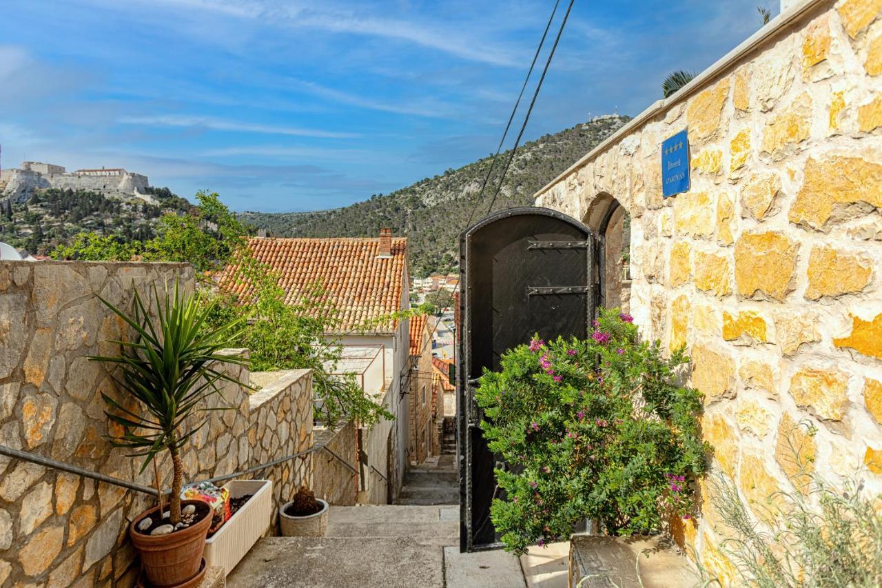 Villa Capitis In The Center Hvar Town Bagian luar foto