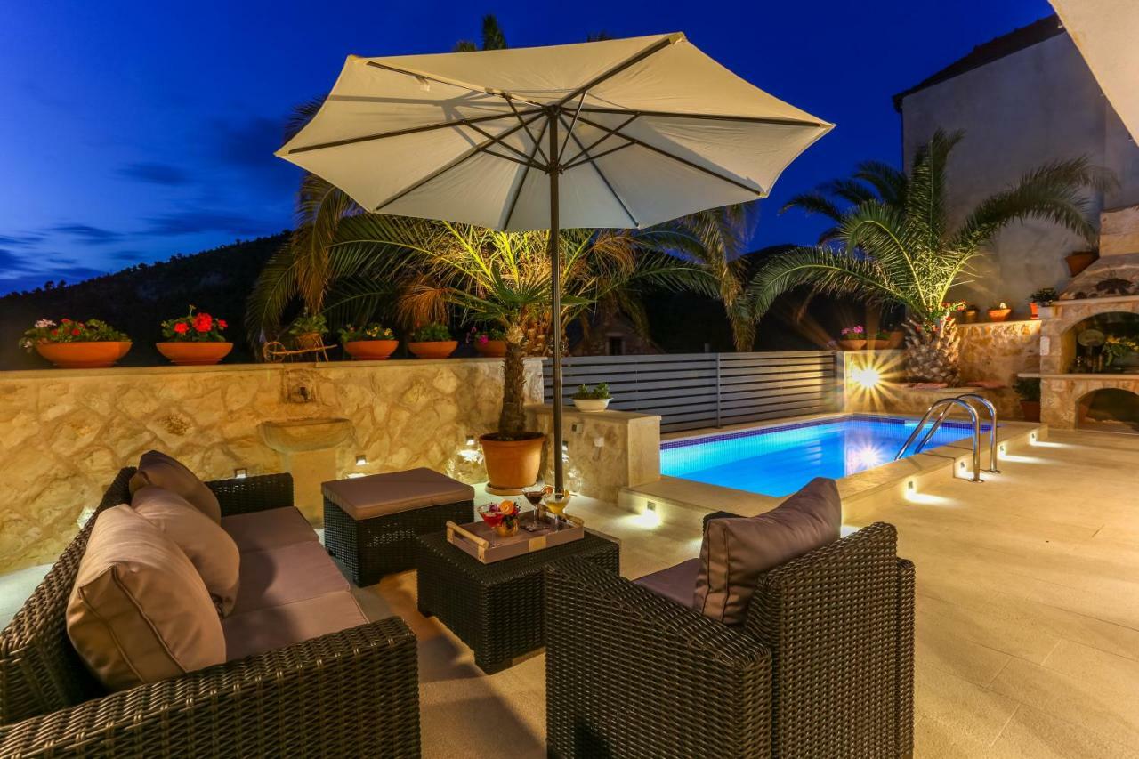 Villa Capitis In The Center Hvar Town Bagian luar foto