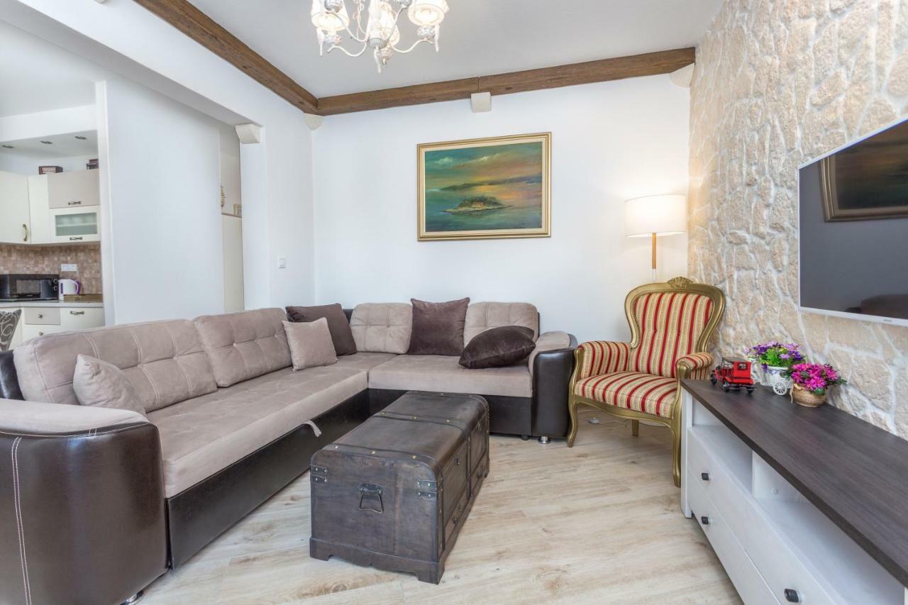 Villa Capitis In The Center Hvar Town Bagian luar foto